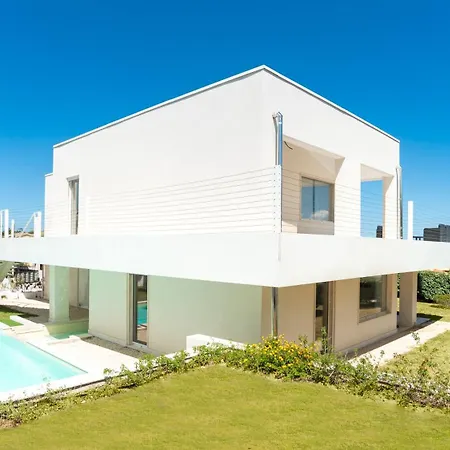 New Stunning With Parking &pool! Apartment Olbia