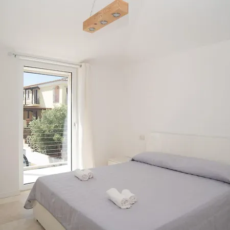 New Stunning With Parking &pool! Apartment Olbia