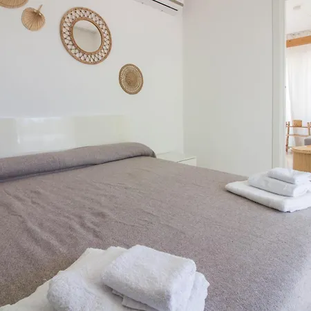 Apartment New Stunning With Parking &pool! *